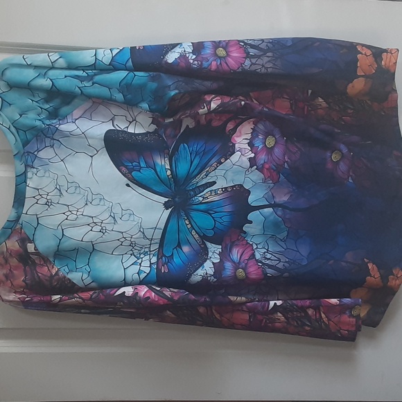 Butter fly Top - Picture 5 of 5